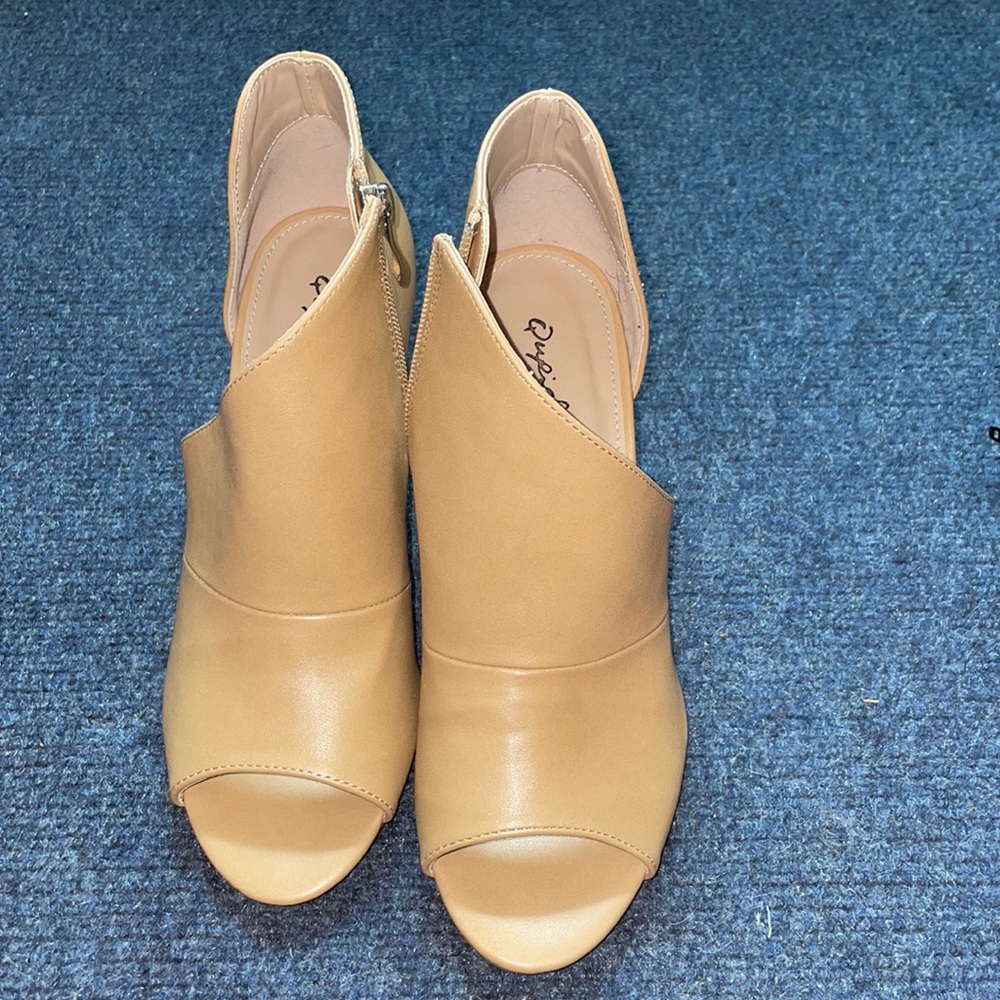 Heels - Picture 5 of 5